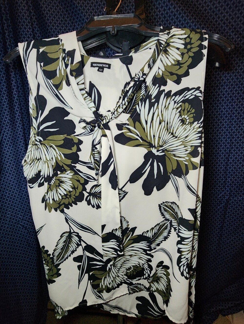 Who What Wear Floral Tie-Neck Sleeveless Blouse Olive Green Black XXL